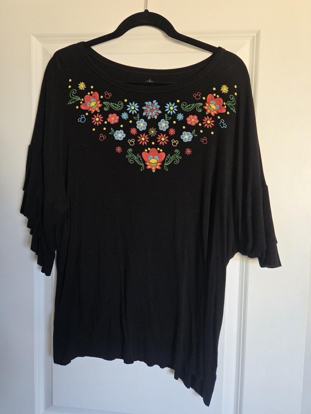 Disney Parks black scoop-neck top Size XL